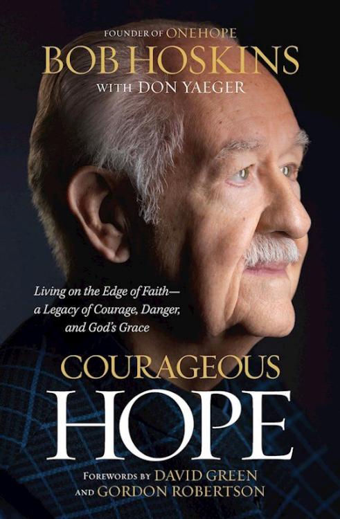 9798992937657 Courageous Hope : Living In The Miraculous