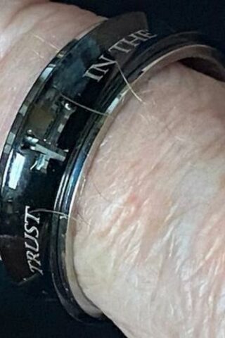 322966663595 4 Cross Spinner Proverbs 3:5 (Size 9 Ring)